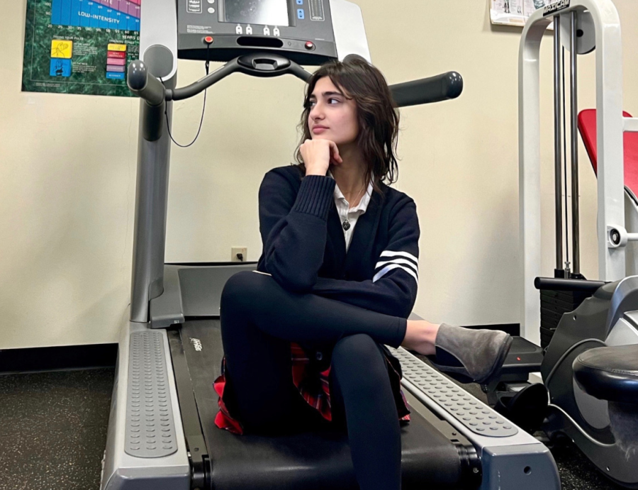 Nyree Aghayan ‘24 contemplates the effects of the gym on teens.