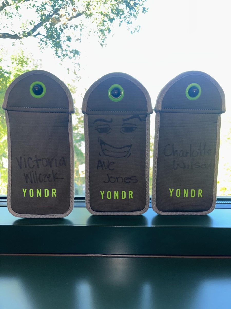 Do you want to wonder over Yondr? Photo by Victoria Wilczek '27. 