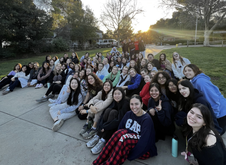 Senior class of 2026 poses for a picture. Picture by Ms. Guerrero. 
